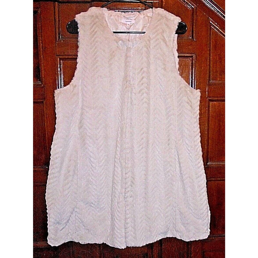 Women's size XL Maurices Beige Faux Fur Vest Hook Front Super Soft and in EUC